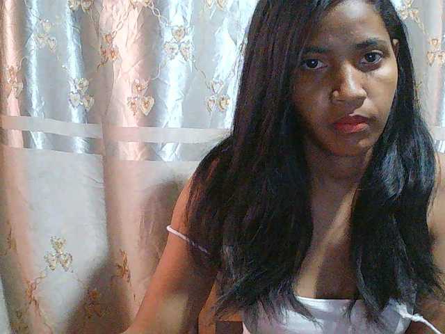 Eva-011 live cam on BongaCams