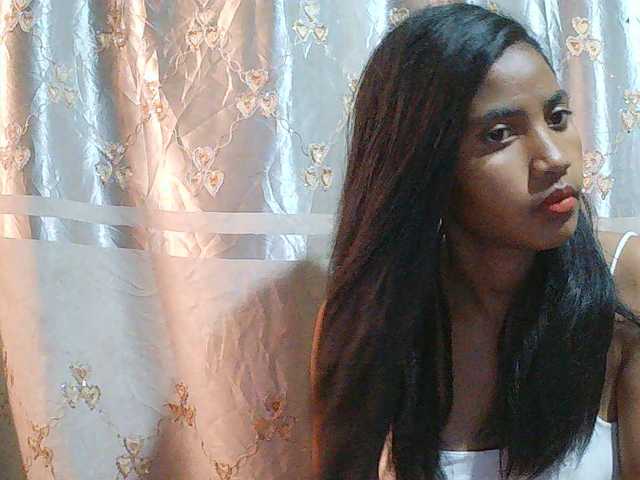 Eva-011 live cam on BongaCams
