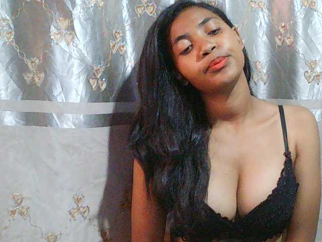 Eva-011 live cam on BongaCams