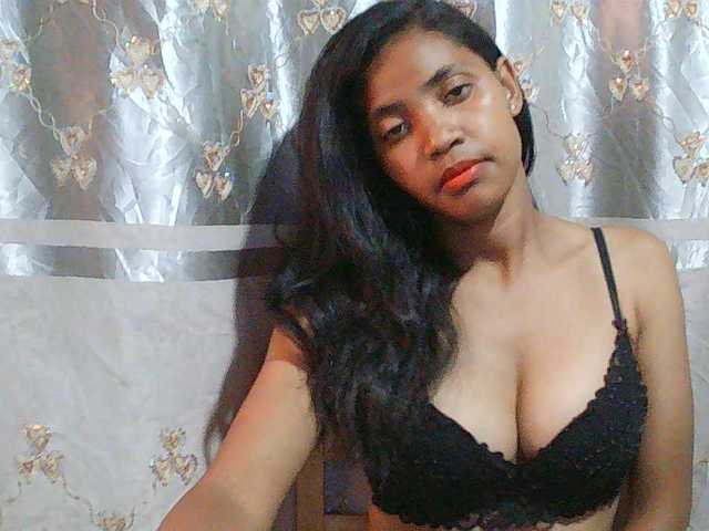 Eva-011 live cam on BongaCams