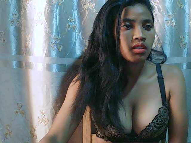 Eva-011 live cam on BongaCams