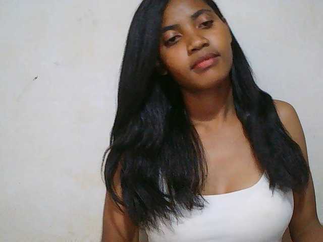 Eva-011 live cam on BongaCams