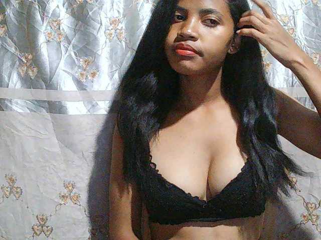 Eva-011 live cam on BongaCams
