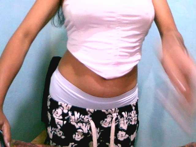 Eva-011 live cam on BongaCams