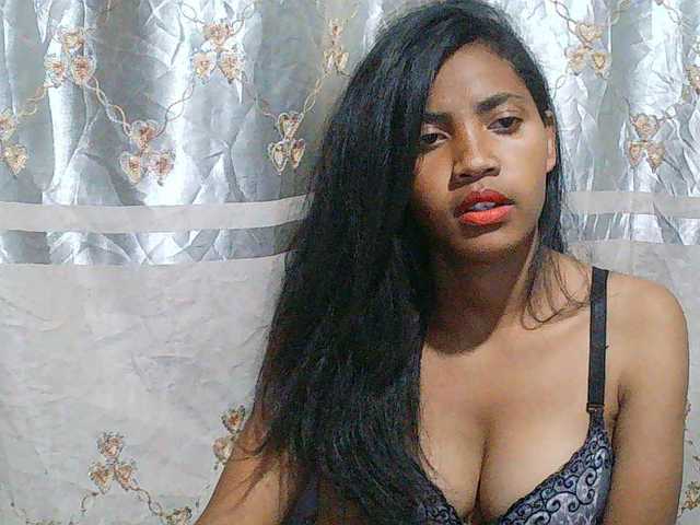 Eva-011 live cam on BongaCams