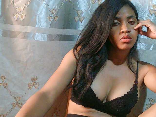 Eva-011 live cam on BongaCams