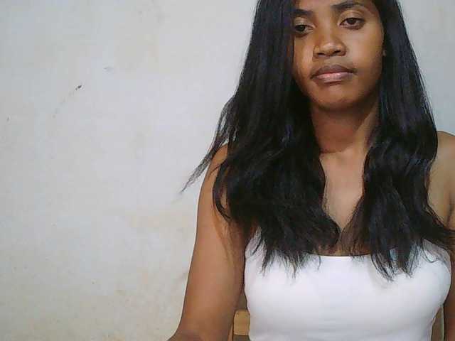 Eva-011 live cam on BongaCams