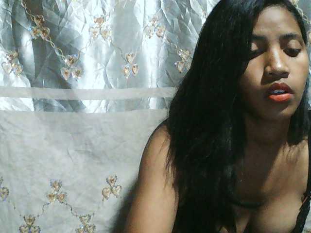 Eva-011 live cam on BongaCams