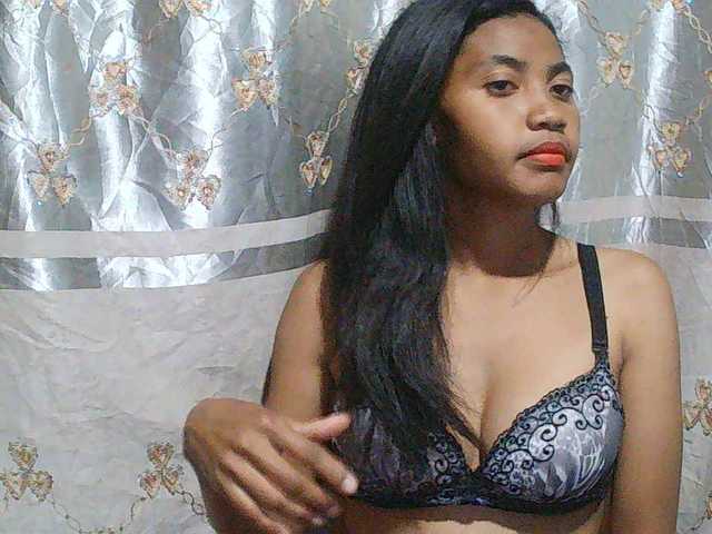 Eva-011 live cam on BongaCams
