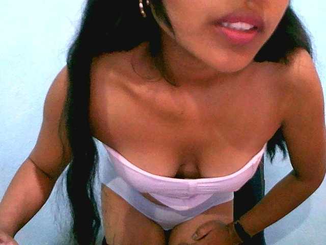 Eva-011 live cam on BongaCams
