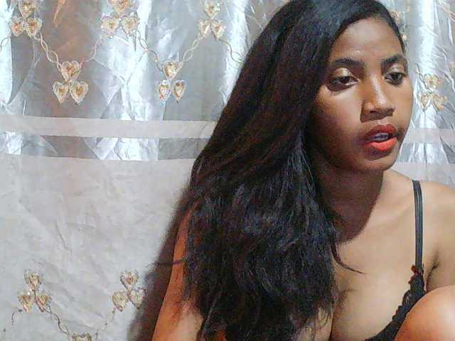 Eva-011 live cam on BongaCams