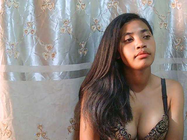 Eva-011 live cam on BongaCams