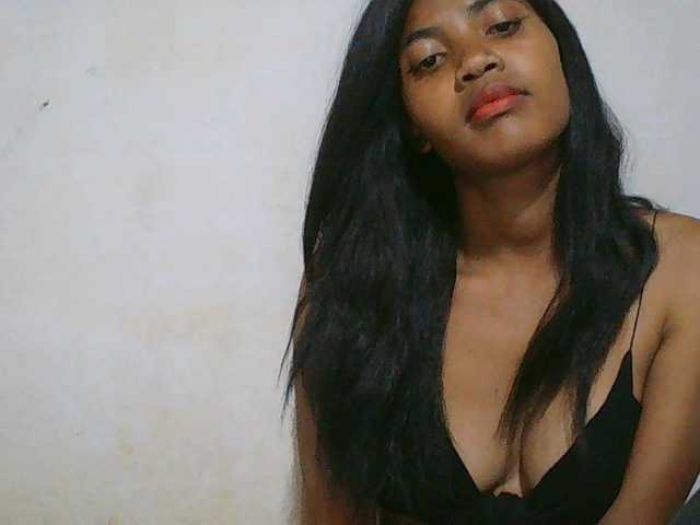 Eva-011 live cam on BongaCams