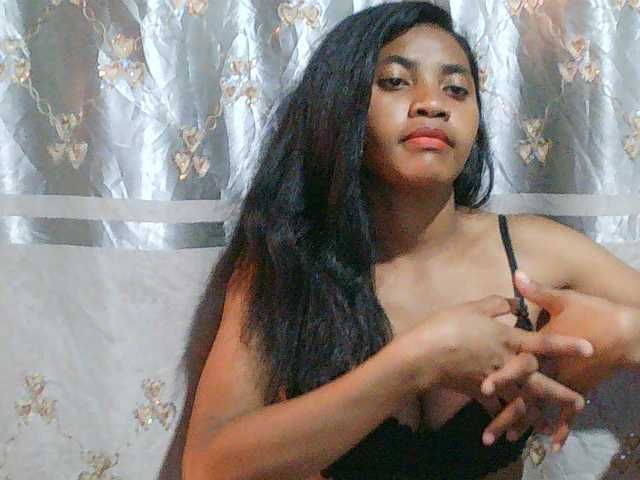 Eva-011 live cam on BongaCams