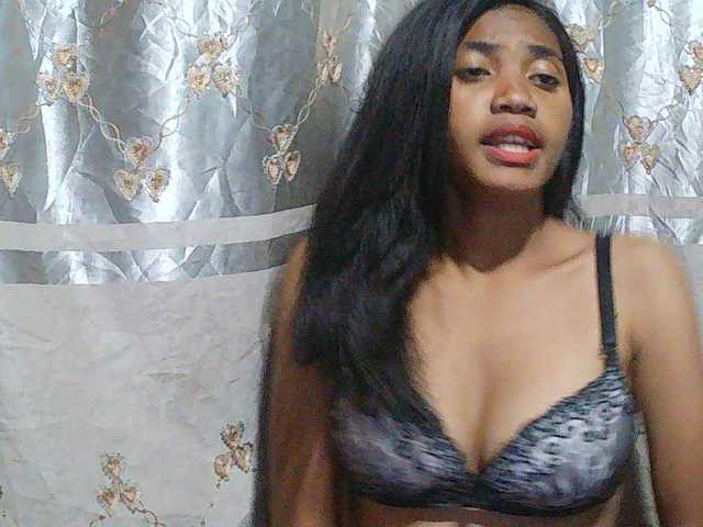 Eva-011 live cam on BongaCams
