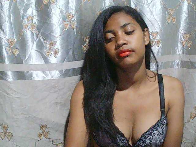 Eva-011 live cam on BongaCams