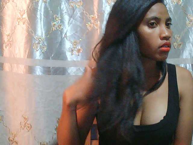 Eva-011 live cam on BongaCams