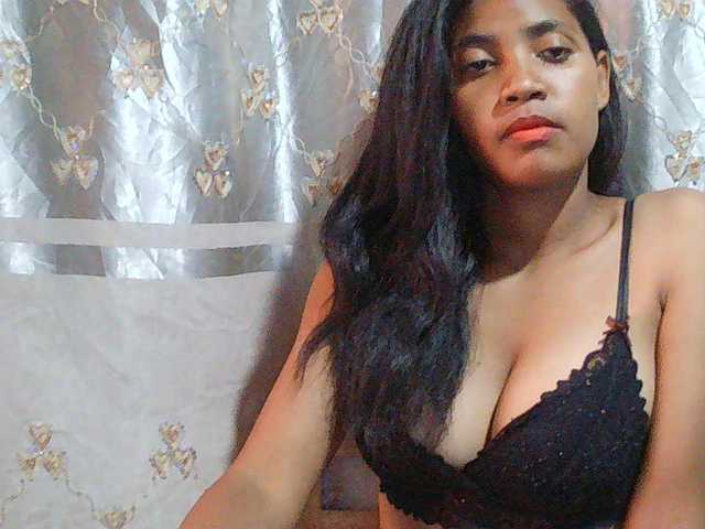 Eva-011 live cam on BongaCams