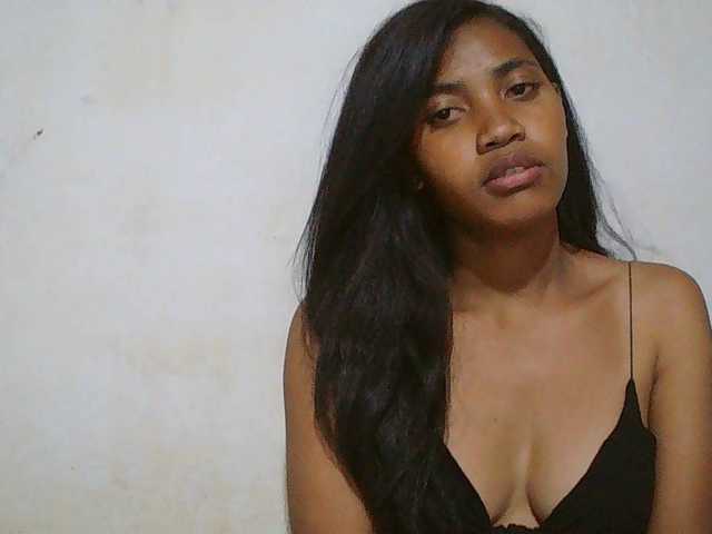 Eva-011 live cam on BongaCams