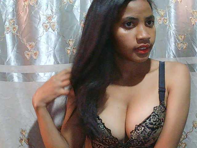 Eva-011 live cam on BongaCams