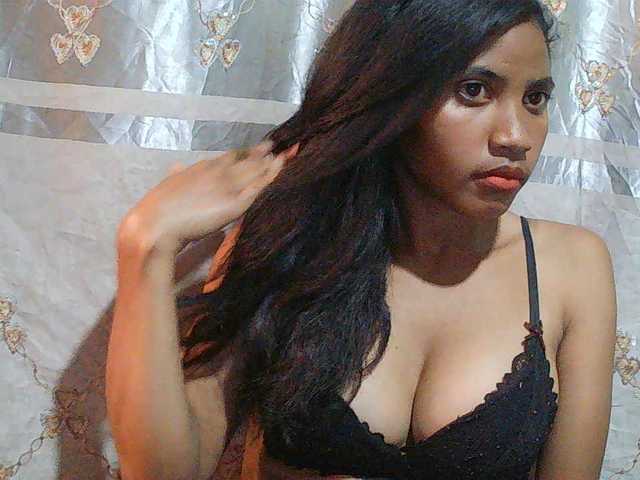 Eva-011 live cam on BongaCams