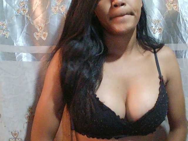 Eva-011 live cam on BongaCams
