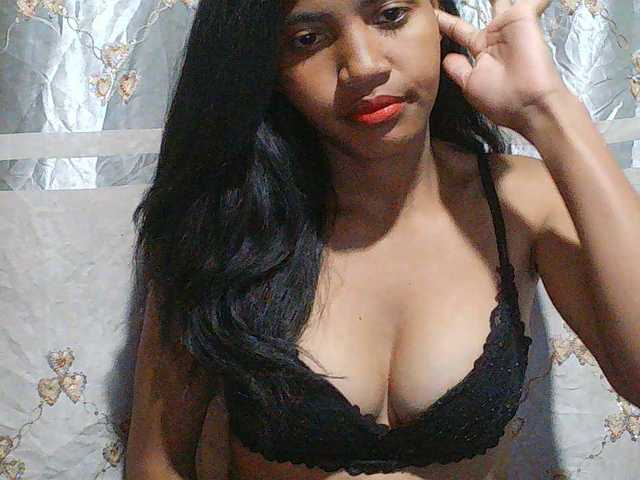 Eva-011 live cam on BongaCams