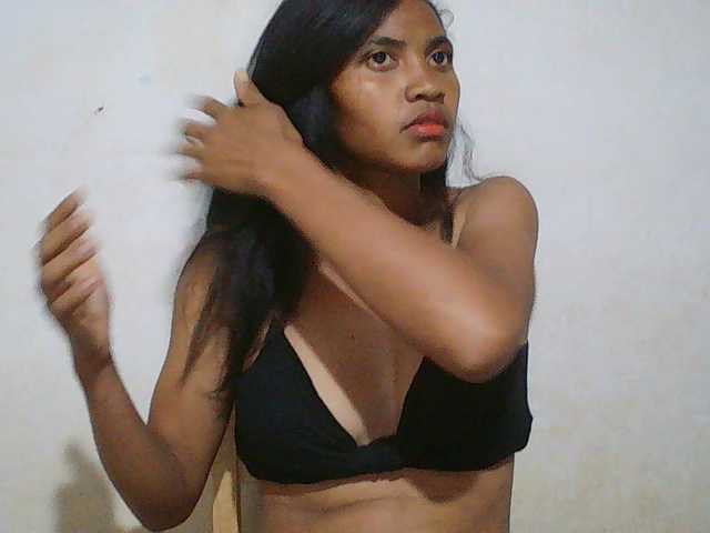 Eva-011 live cam on BongaCams