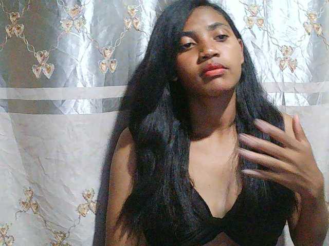 Eva-011 live cam on BongaCams