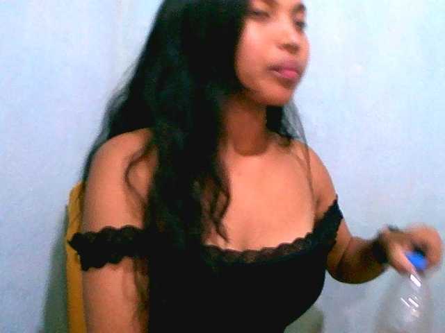 Eva-011 live cam on BongaCams