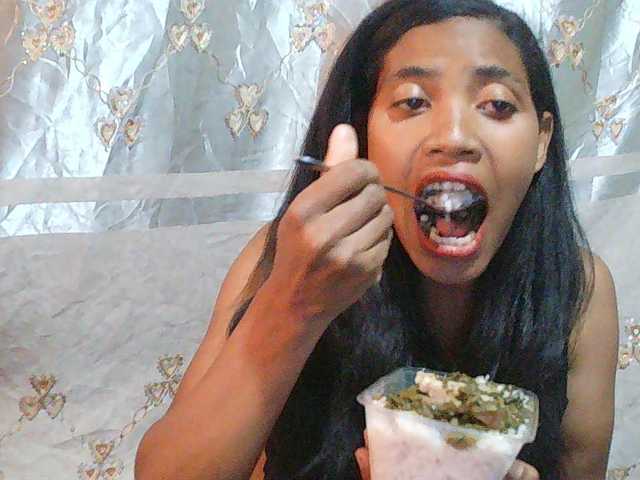 Eva-011 live cam on BongaCams