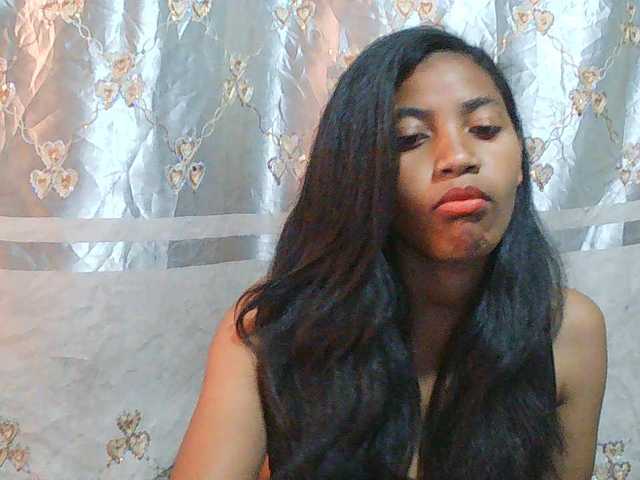 Eva-011 live cam on BongaCams