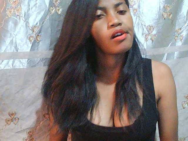 Eva-011 live cam on BongaCams