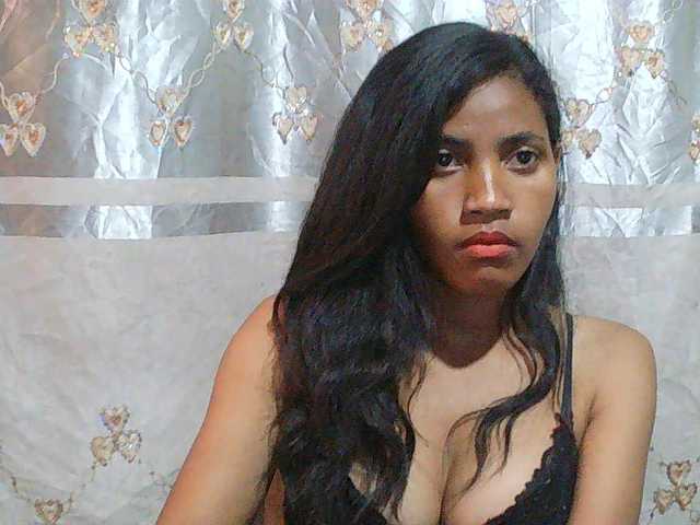 Eva-011 live cam on BongaCams