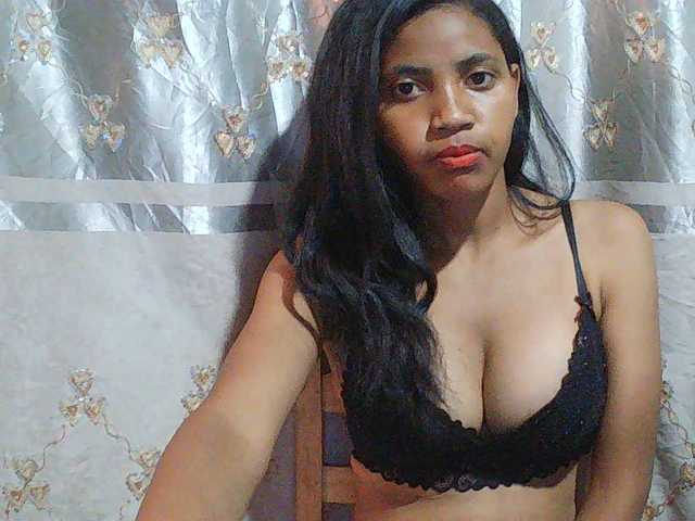 Eva-011 live cam on BongaCams