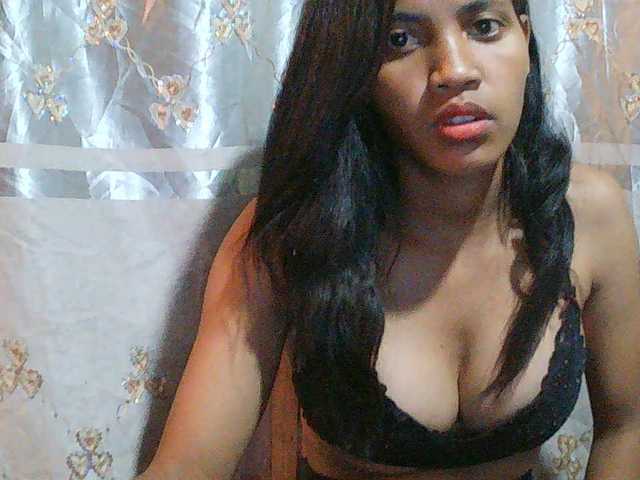 Eva-011 live cam on BongaCams