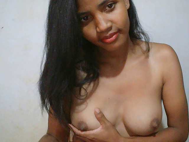 Eva-011 live cam on BongaCams