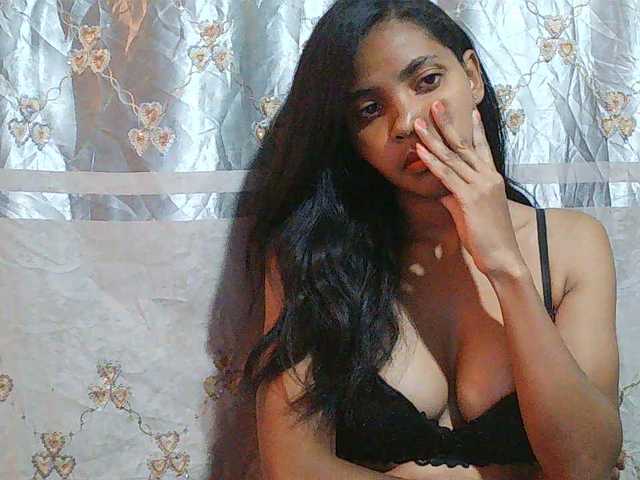 Eva-011 live cam on BongaCams