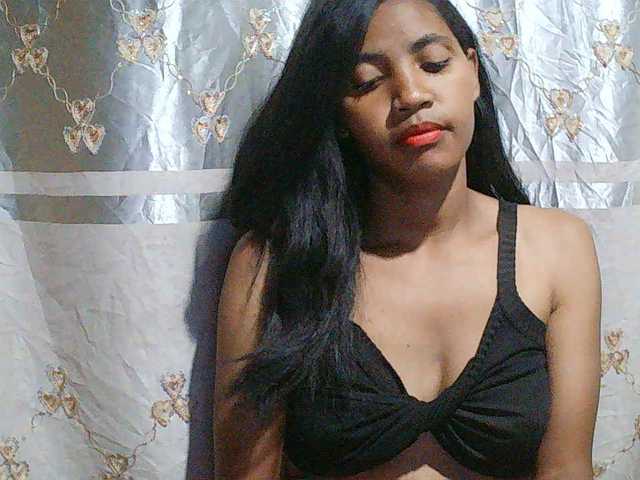 Eva-011 live cam on BongaCams