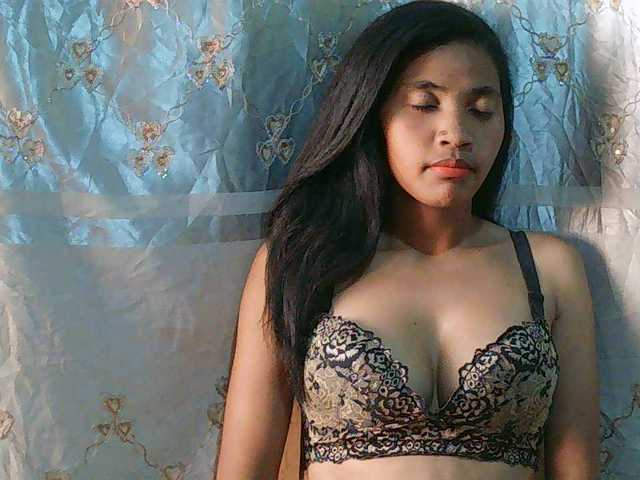 Eva-011 live cam on BongaCams