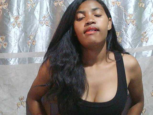 Eva-011 live cam on BongaCams