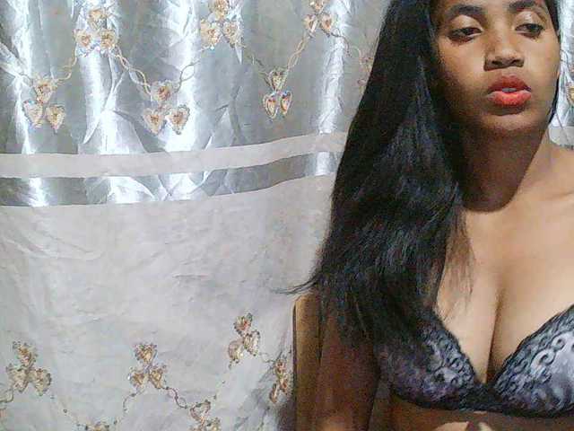 Eva-011 live cam on BongaCams