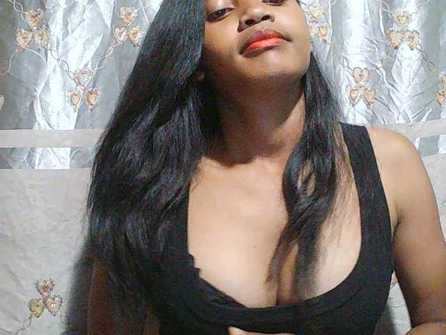 Eva-011 live cam on BongaCams