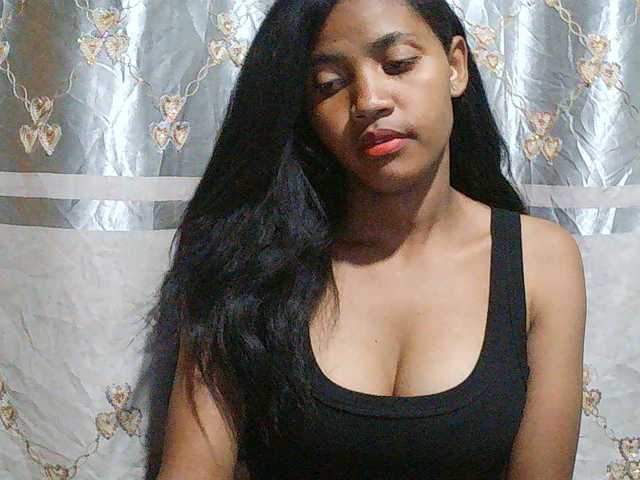 Eva-011 live cam on BongaCams