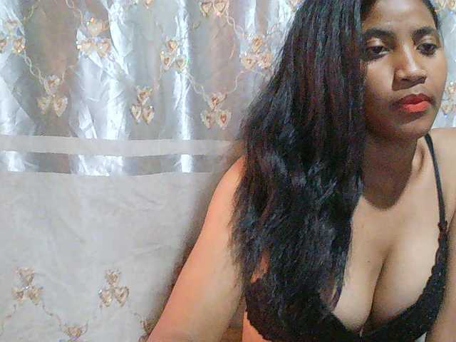 Eva-011 live cam on BongaCams