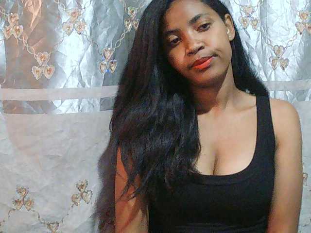 Eva-011 live cam on BongaCams