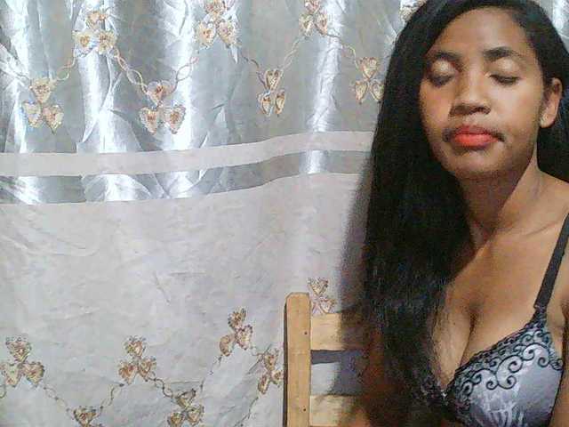 Eva-011 live cam on BongaCams