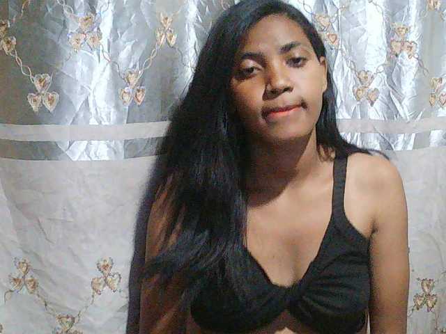 Eva-011 live cam on BongaCams