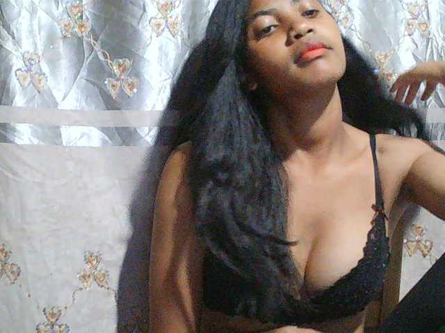 Eva-011 live cam on BongaCams