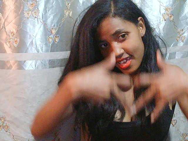 Eva-011 live cam on BongaCams